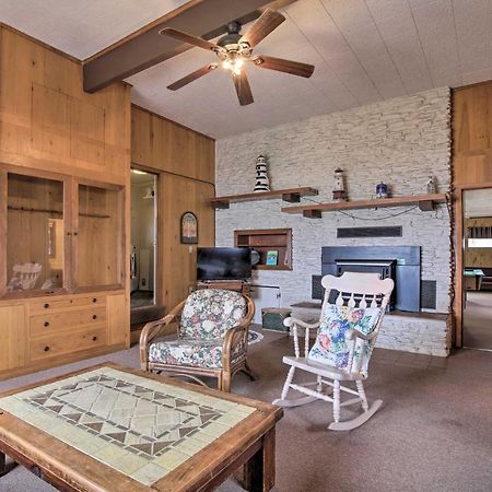 Rustic Lake Buchanan Hideaway With Game Room And Grill Tow Eksteriør billede